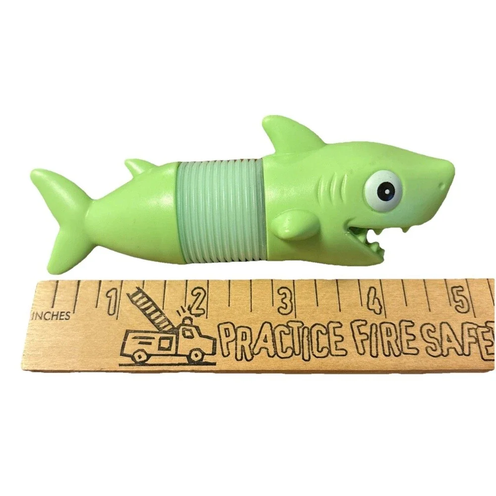 Green Accordion Pull/Stretch Telescopic Tube Light-Up Shark